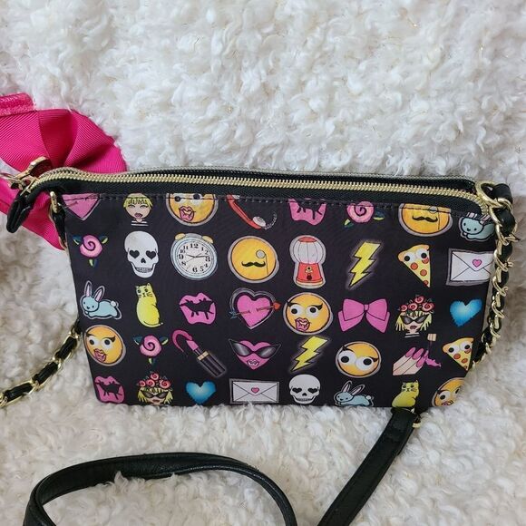 Betsey Johnson Emoji Mini Crossbody Purse with Bow 🌿 - Picture 8 of 8
